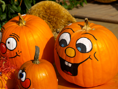 Not everyone is a fan of "pumpkin guts"!  Avoid getting your hands dirty with these frugal no-carve pumpkin designs.