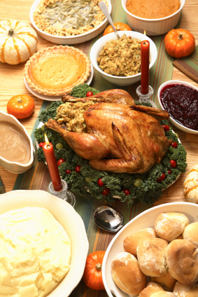 Use these tips to help make your Thanksgiving dinner more affordable.